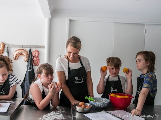 📺 Netflix Nom Noms Tweens & teens cooking class