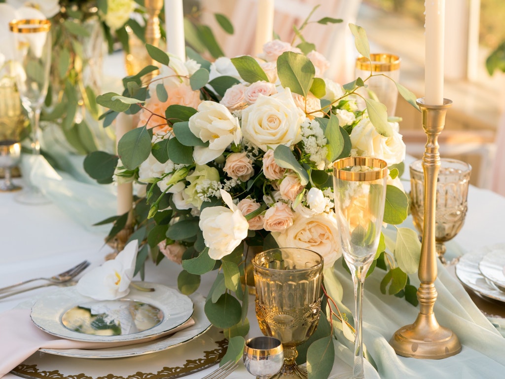 Floristry Workshop Elegant Table Arrangement